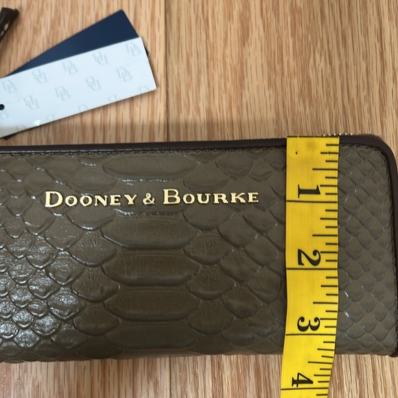 New! Dooney & Bourke embossed leather mushroom color Wallet. - Picture 9 of 10